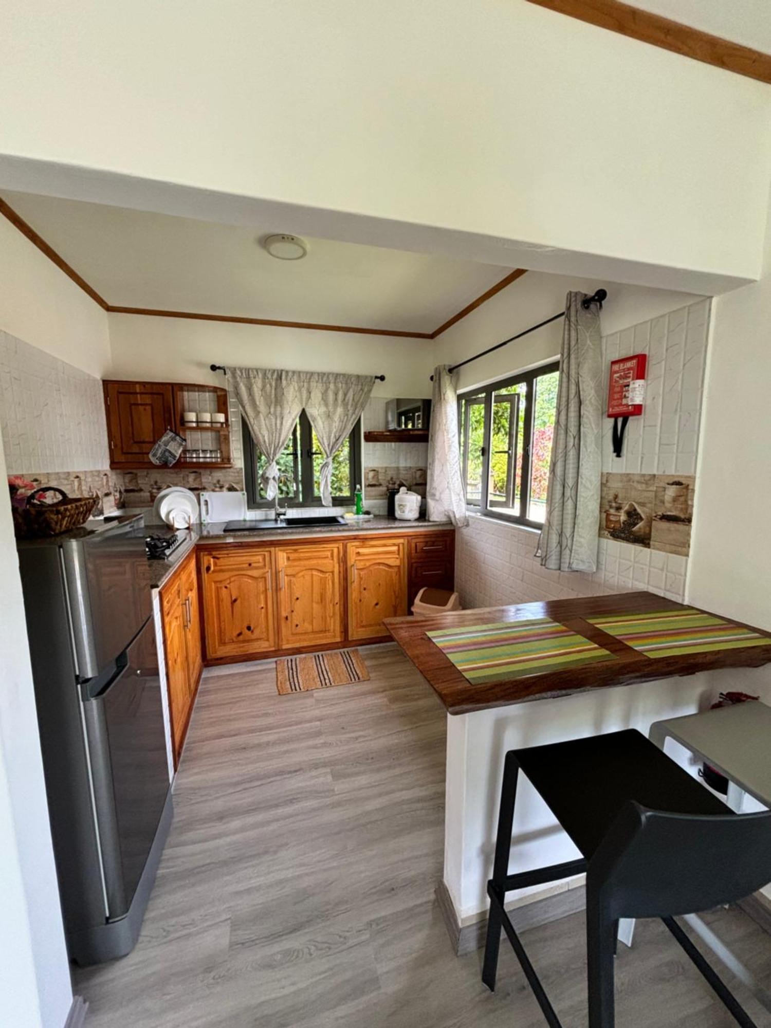 Casa Bilimbi Apartment Victoria Bagian luar foto